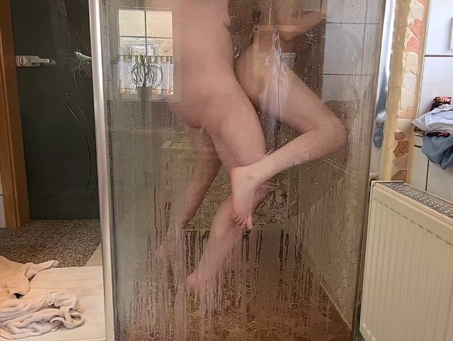 Knapp!! Den Stiefpapa unter der Dusche besänftigt